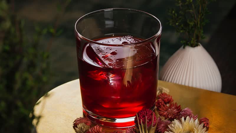 Der perfekte Cocktail zum Valentinstag: Der Volcán Rose Hip Delight