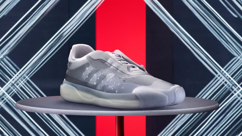 Adidas und Prada zeigen nächsten Highfashion-Sneaker