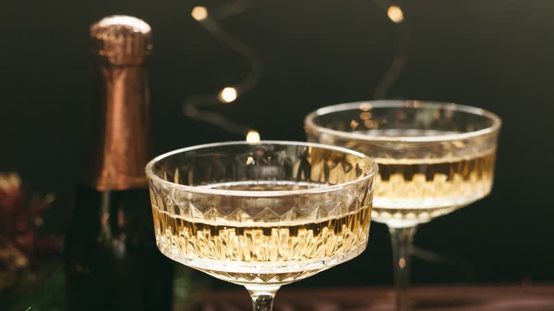 Champagner: Alles, was Sie wissen müssen, um ein Experte für das Getränk zu werden, das am besten zum Weihnachtsessen passt