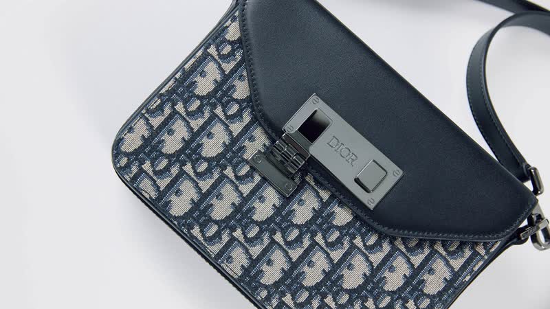 Die Dior Lock Bag ist die coolste Tasche 2021!