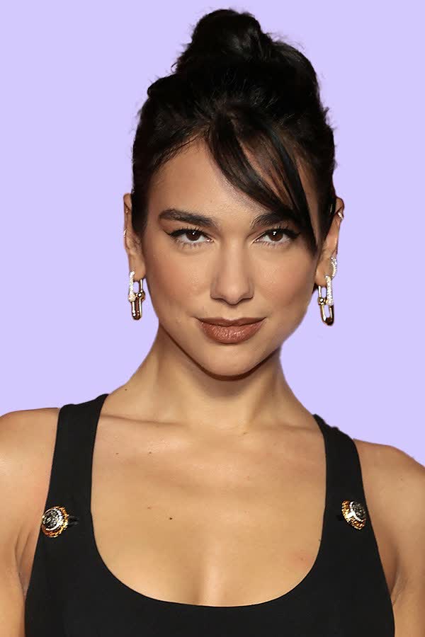 Dua Lipa trägt einen personalisierten Stringtanga - seht hier die Bilder des wohl krassesten Nullerjahre-Revivals