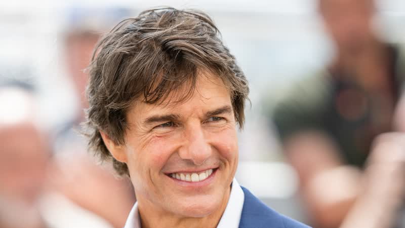 Tom Cruise feiert in Cannes Top Gun-Premiere mit Düsenjets und einer Überraschung