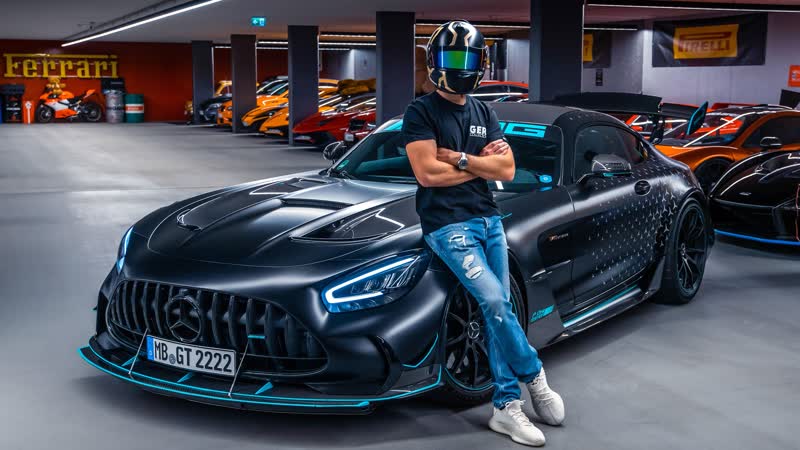 Auto-Influencer Gercollector: Dieser Mann steckt unter dem Helm!