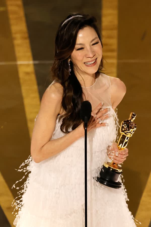 Michelle Yeoh gewinnt den Oscar als Beste Hauptdarstellerin – und schreibt damit Geschichte