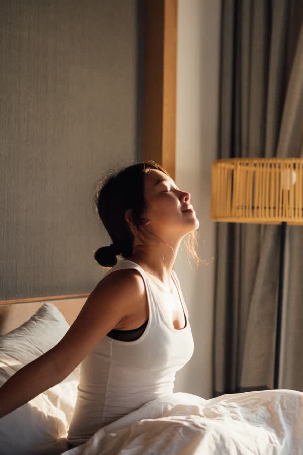 Das steckt hinter dem simplen Yoga-Trick Saucha - und er geht so einfach