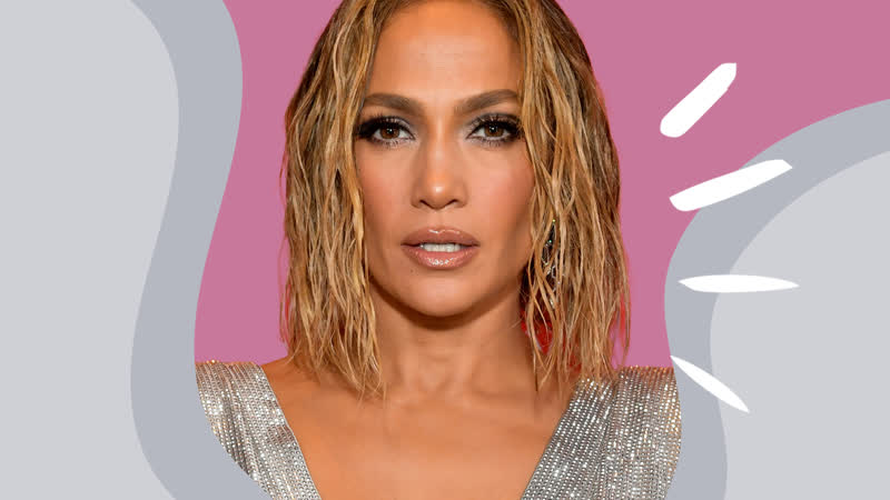 Jennifer Lopez: Die Sängerin zeigt, wie cool sich Slip Dresses im Herbst stylen lassen - und so einfach geht's