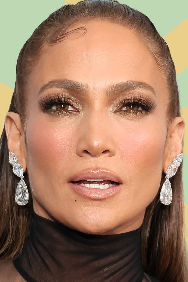 Jennifer Lopez zeigt, wie natürlich man Press-on-Nails jetzt trägt - und macht Klebenägel zum Herbsttrend