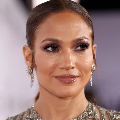 Jennifer Lopez: So cool stylt sie ihren schwarzen Badeanzug zum perfekten Urlaubslook (und Nachmachen geht SO leicht!)