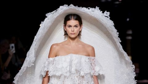 Brautkleider der Haute Couture: Kaia Gerber trägt das bisher extravaganteste Modell