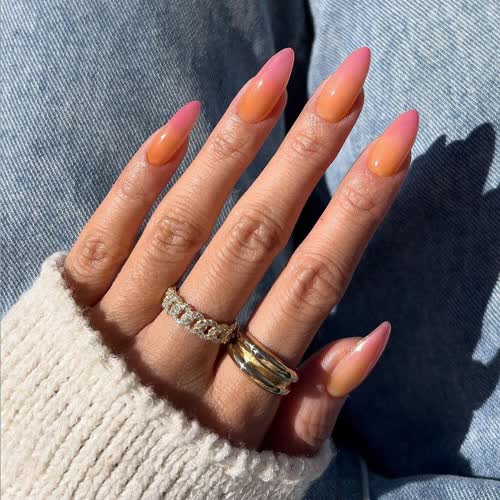 Peach Nails: 15 Maniküre-Ideen mit pfirsichfarbenem Nagellack, die im Frühling 2024 angesagt sind