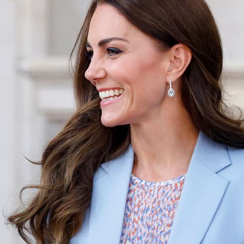 Kate Middleton trägt einen der schönsten Kleidertrends des Sommers - bei H&M gibt es ihn schon für 35 Euro